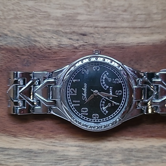 Quartz Watch - Picture 10 of 10